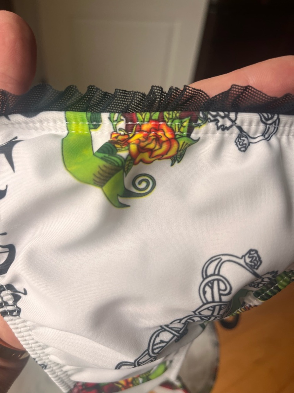Bikini - Picture 15 of 15